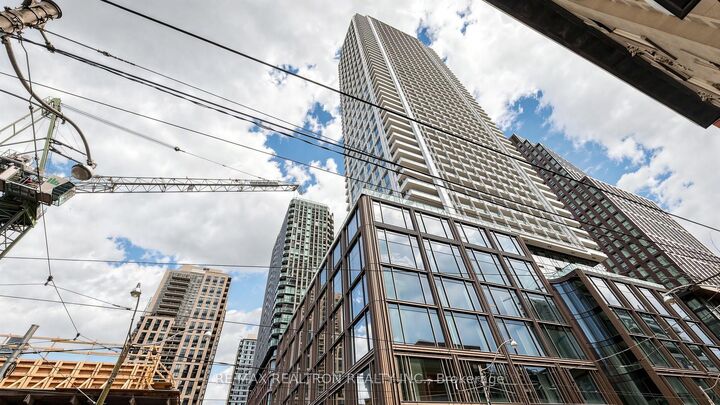 Property Photo:  88 Queen Street 5807  ON M5C 0B6 