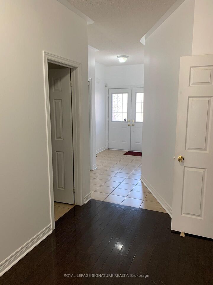 Property Photo:  249 Comiskey Crescent  ON L5W 0C4 