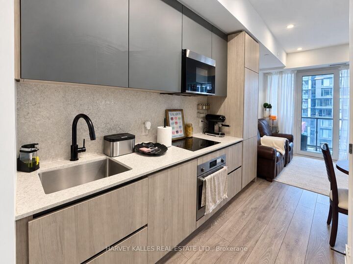 Property Photo:  108 Peter Street 915  ON M5V 2G7 