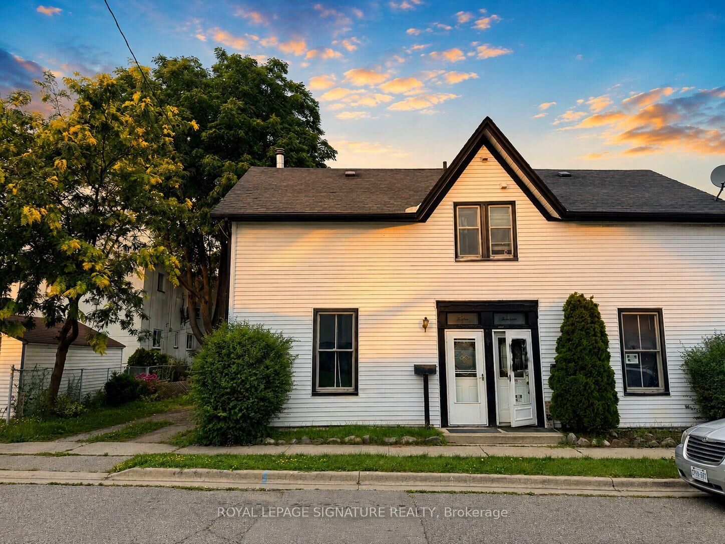 Property Photo:  12 Hemlock Avenue  ON L1H 1Y7 