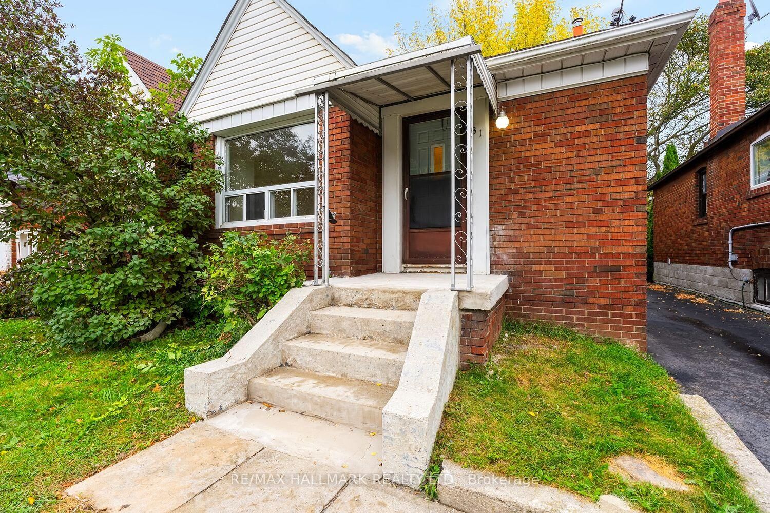 Property Photo:  31 Thora Avenue  ON M1L 2P7 