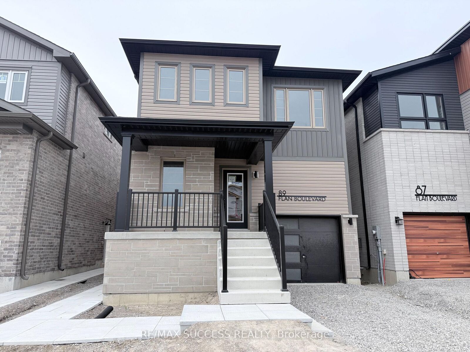 Property Photo:  89 Flan Boulevard  ON L9J 0E1 