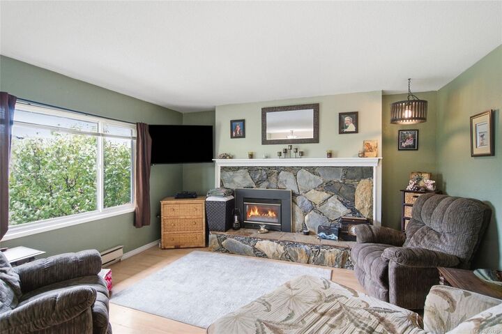 Property Photo:  7 Trunk Rd #Trunk Rd  BC V9L 2R9 