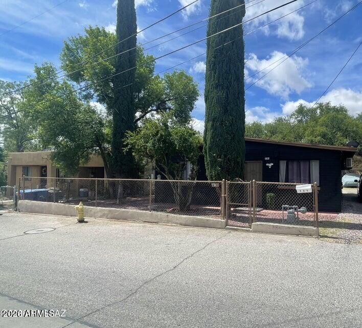 Property Photo: 731 W Hughes Street AZ 85621