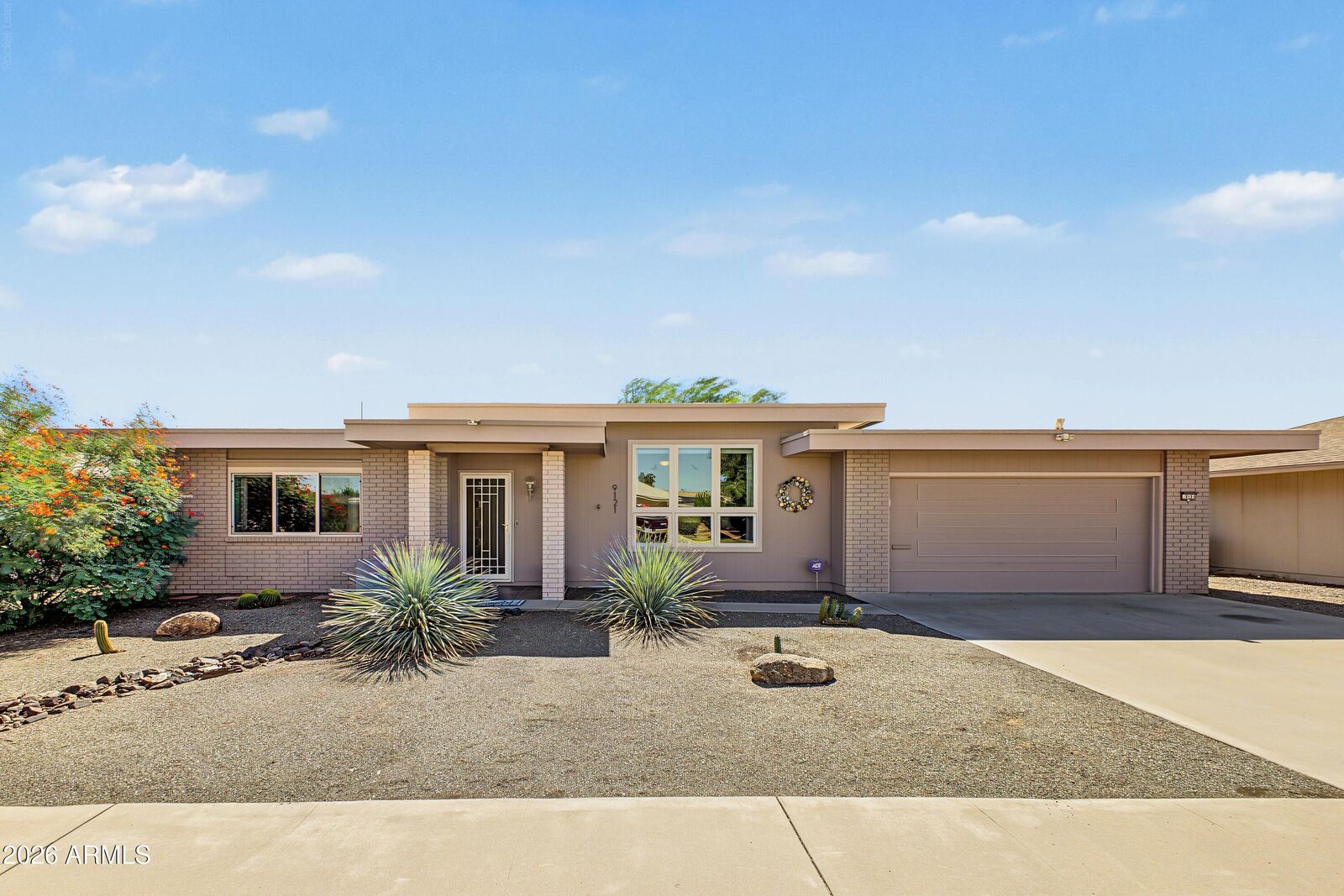 Property Photo: 9121 W Long Hills Drive AZ 85351