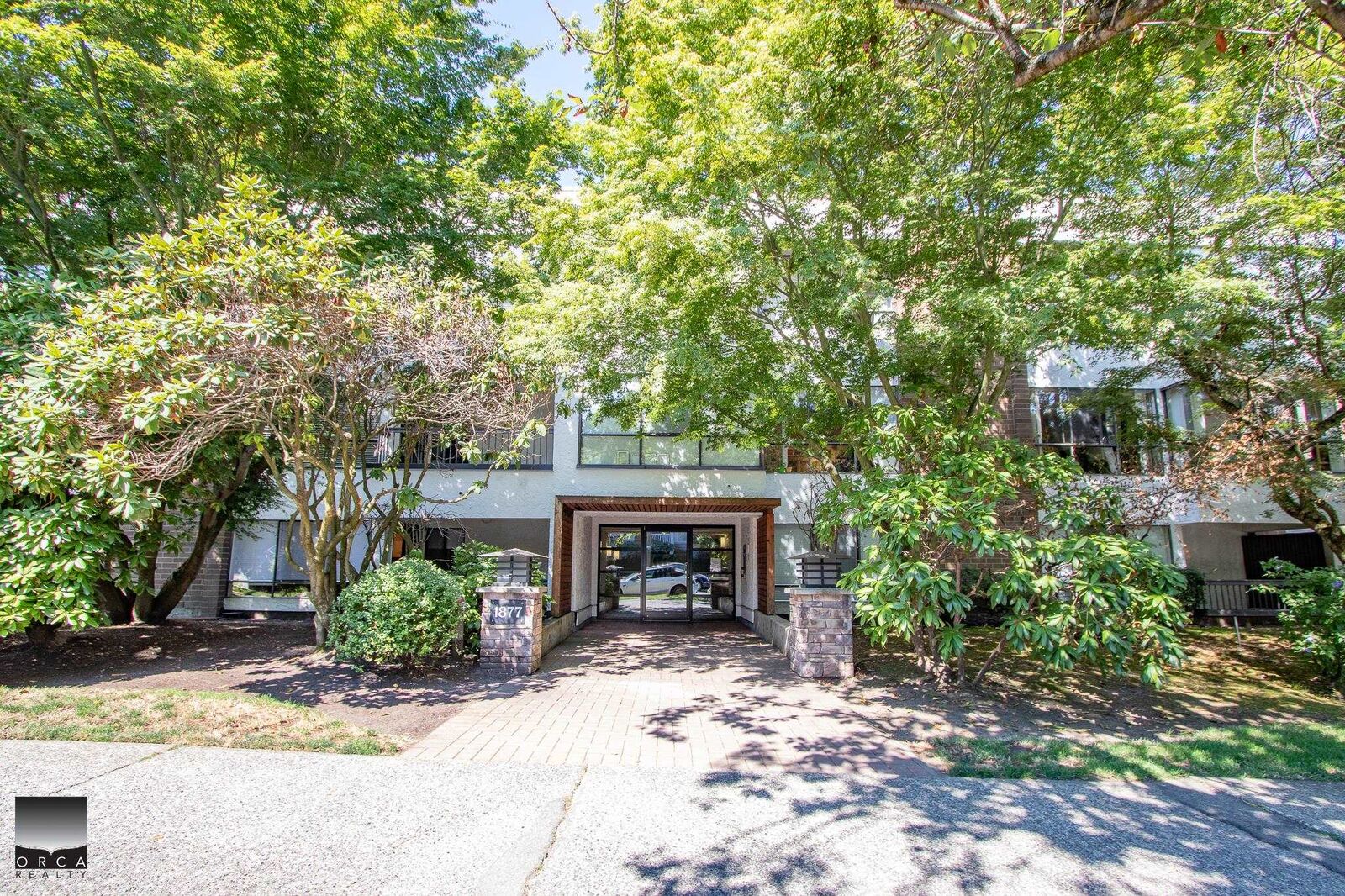 Property Photo:  1877 West 5th Street 203  BC V6J 1P5 