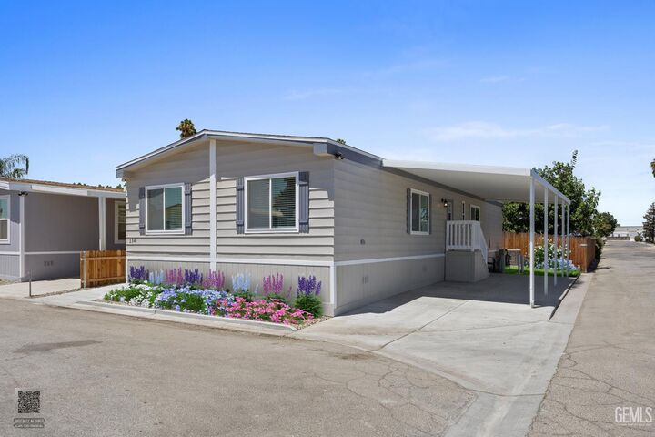 Property Photo: 114 Cedarwood Lane CA 93308