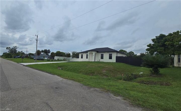 Property Photo: 368 Charwood Ave S FL 33974