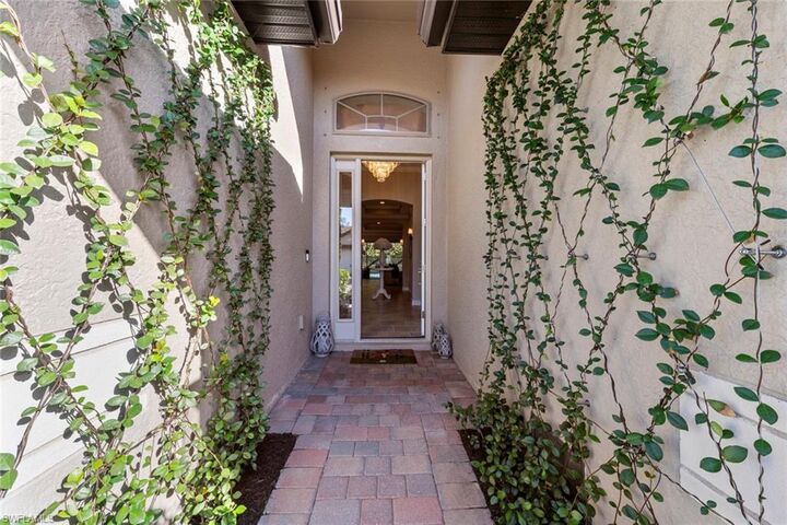 Property Photo:  8712 Westwood Oaks Pl  FL 33908 