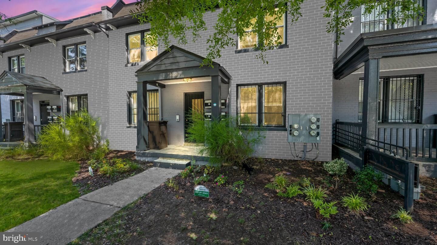 Property Photo:  1658 West Virginia Avenue NE 202  DC 20002 