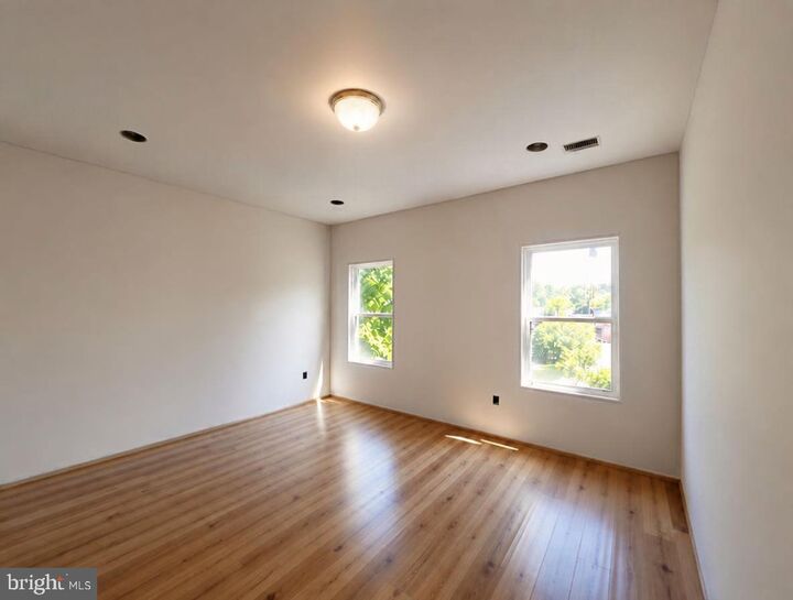 Property Photo: 307 Belleview Avenue A VA 22960