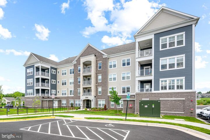 Property Photo: 21894 Hawksbill High Circle 103 VA 20164