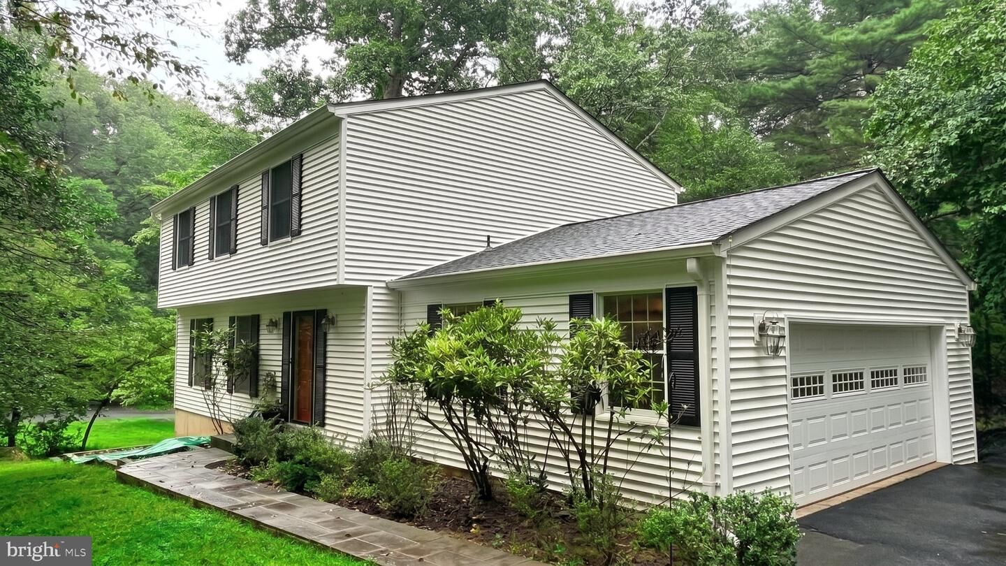 Property Photo:  11718 Blue Smoke Trl  VA 20191 