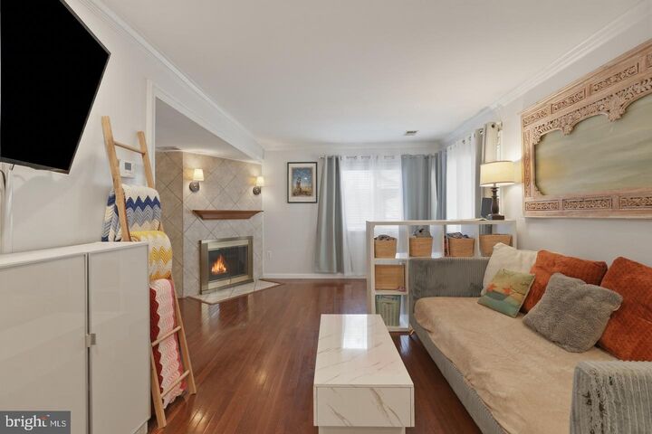 Property Photo:  5691 Summer Oak Way  VA 22015 