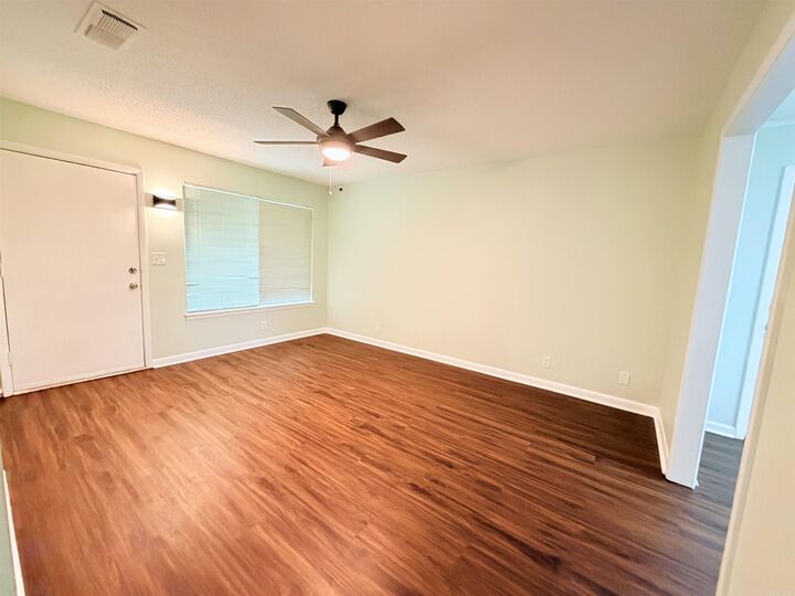 Property Photo: 2800 Claremont Dr AR 71603