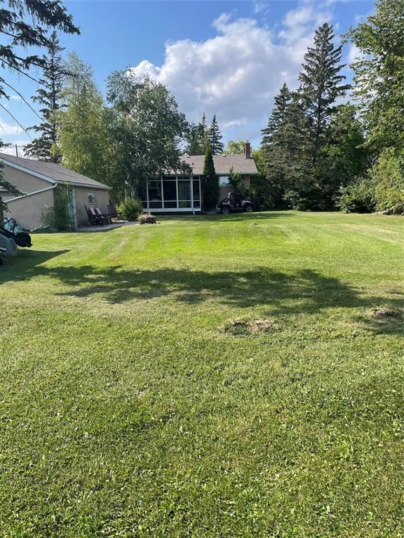 Property Photo: 5181 Henderson Highway MB R1C 0B7