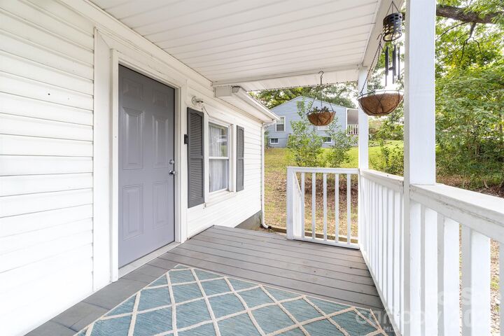 Property Photo: 603 8th Avenue NC 28054