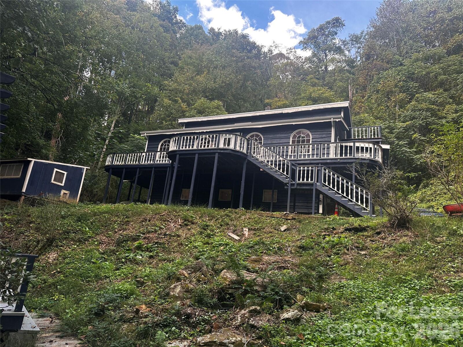 Property Photo:  701 Deacon Road  NC 28714 