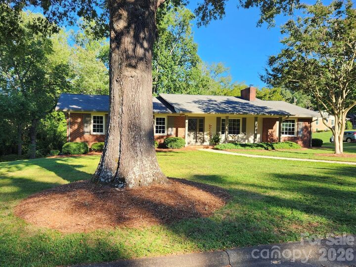 Property Photo:  1007 Woodland Street SE  NC 28690 