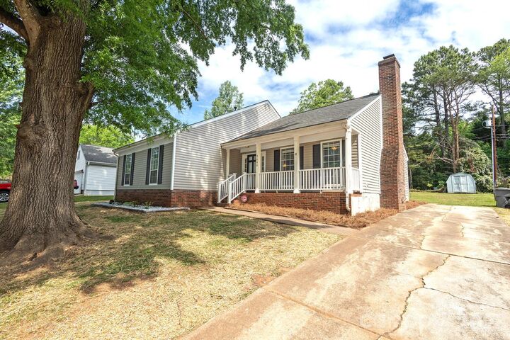 Property Photo: 2600 Olde Whitehall Road NC 28273