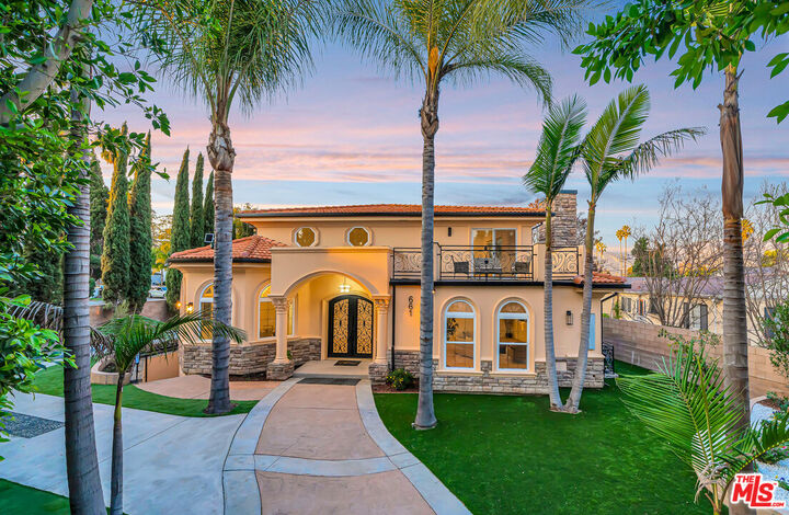 Property Photo:  661 W Lemon Ave  CA 91007 
