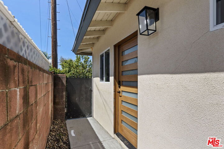 Property Photo: 6229 Sylvia Ave CA 91335