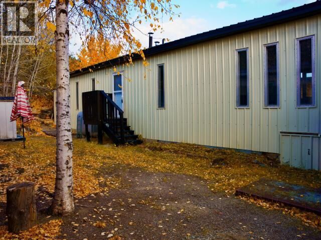 Property Photo:  34-200 Lobird Road  YT Y1A 5V5 
