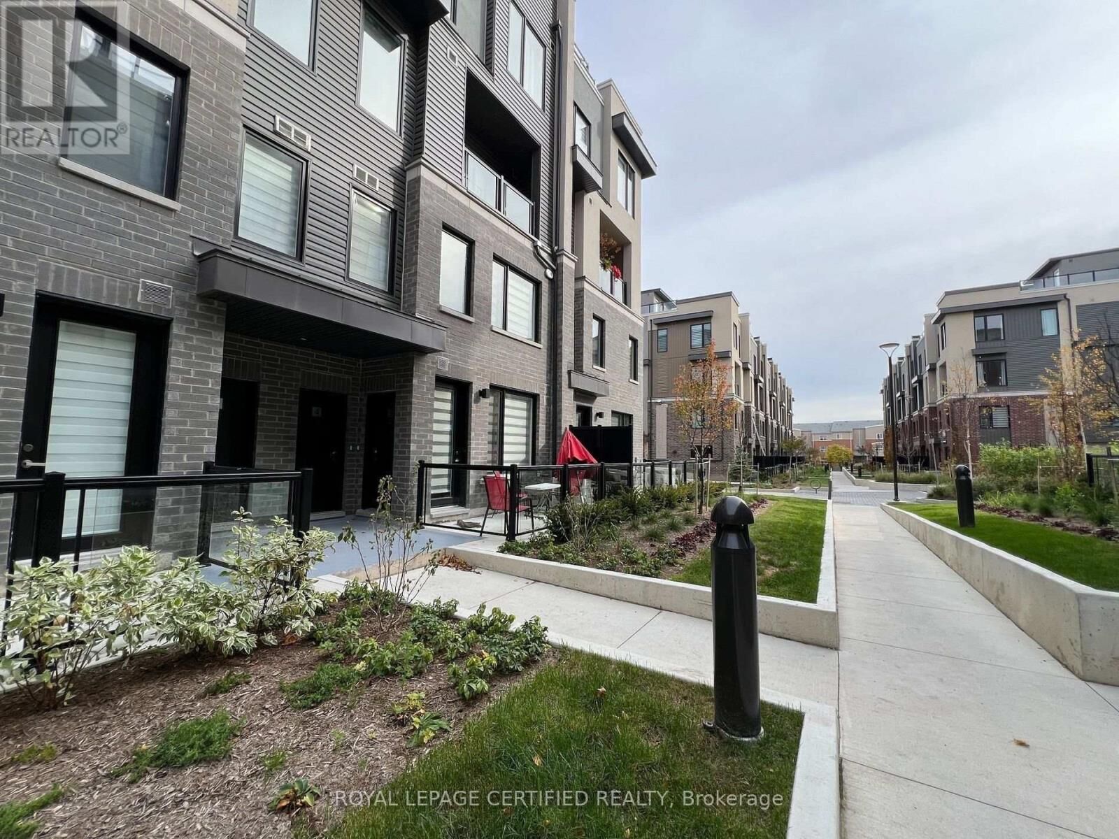 Property Photo: 3562 Colonial Drive 3 ON L5L 0C1