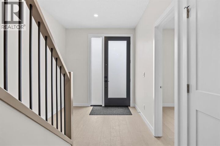 Property Photo:  124 Greenwich Drive Northwest  AB T3B 6N8 