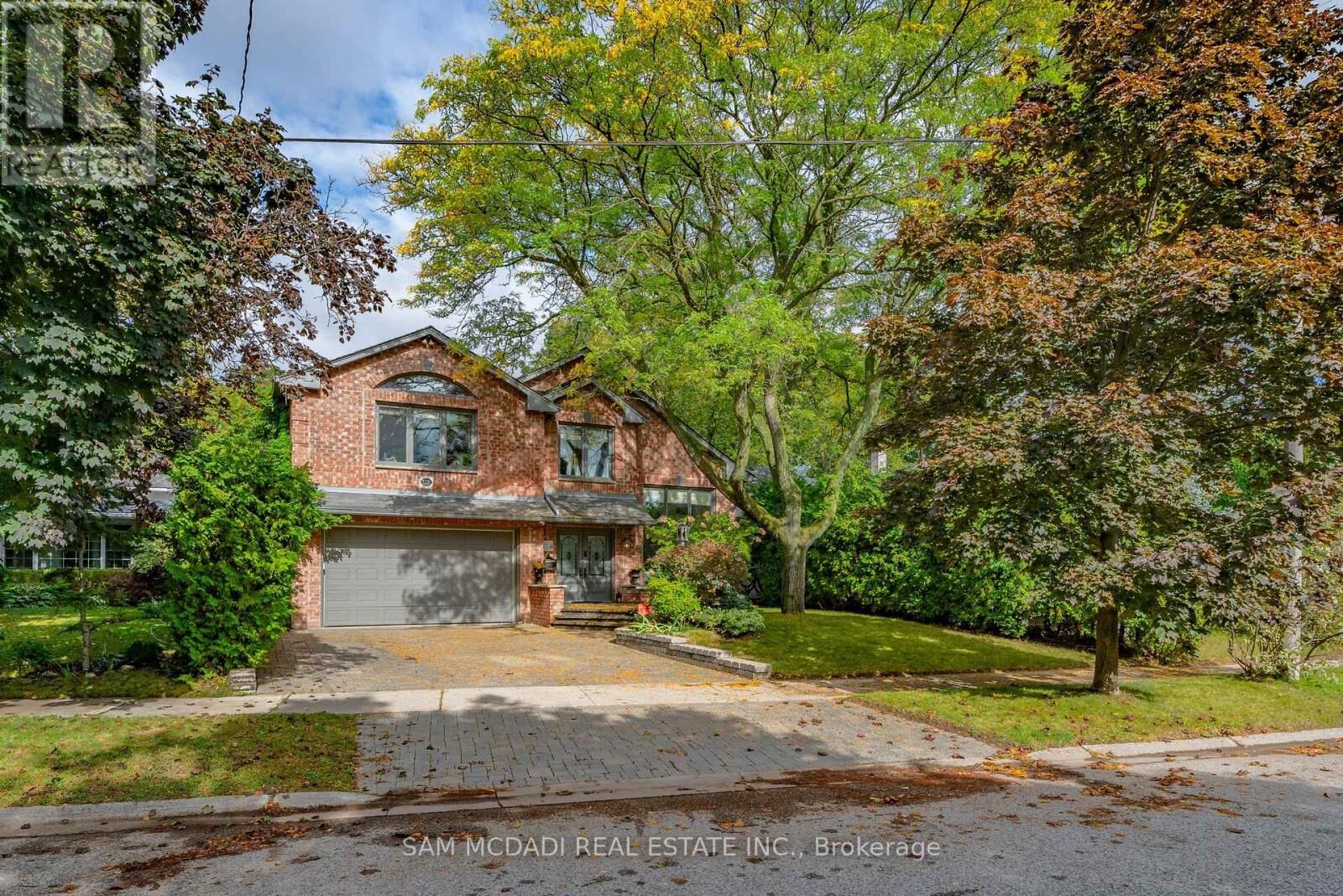 Property Photo:  2221 Greenhurst Avenue  ON L4X 1J5 