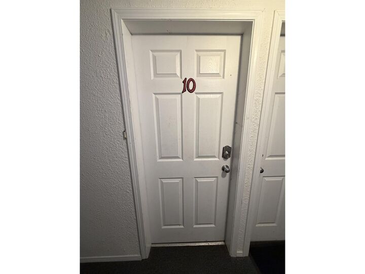 Property Photo:  17700 60 Avenue 10  BC V3S 1V2 
