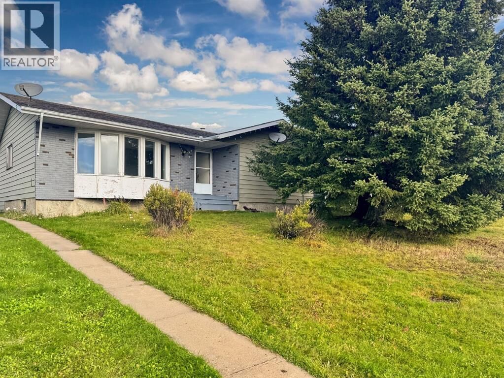Property Photo:  5 Freeman Drive  AB T0G 2C0 