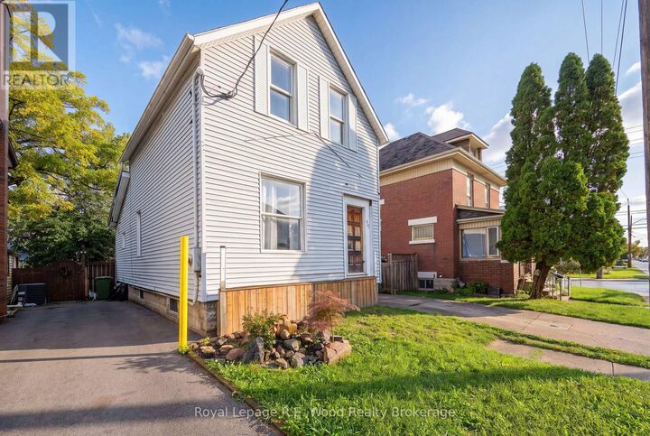 Property Photo:  50 Flora Street  ON N5P 2X4 