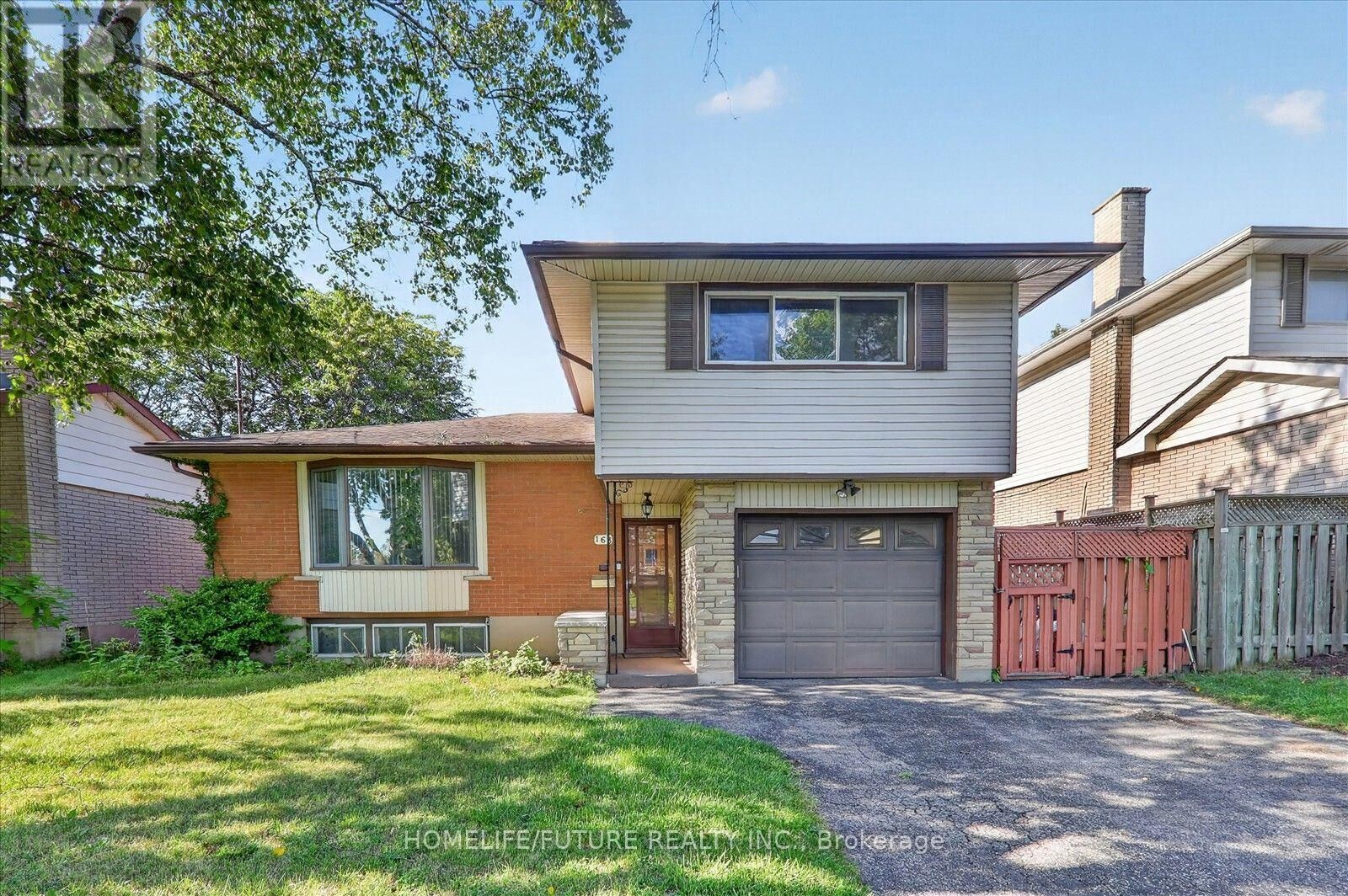 Property Photo:  163 Labrador Drive  ON L1H 7E4 