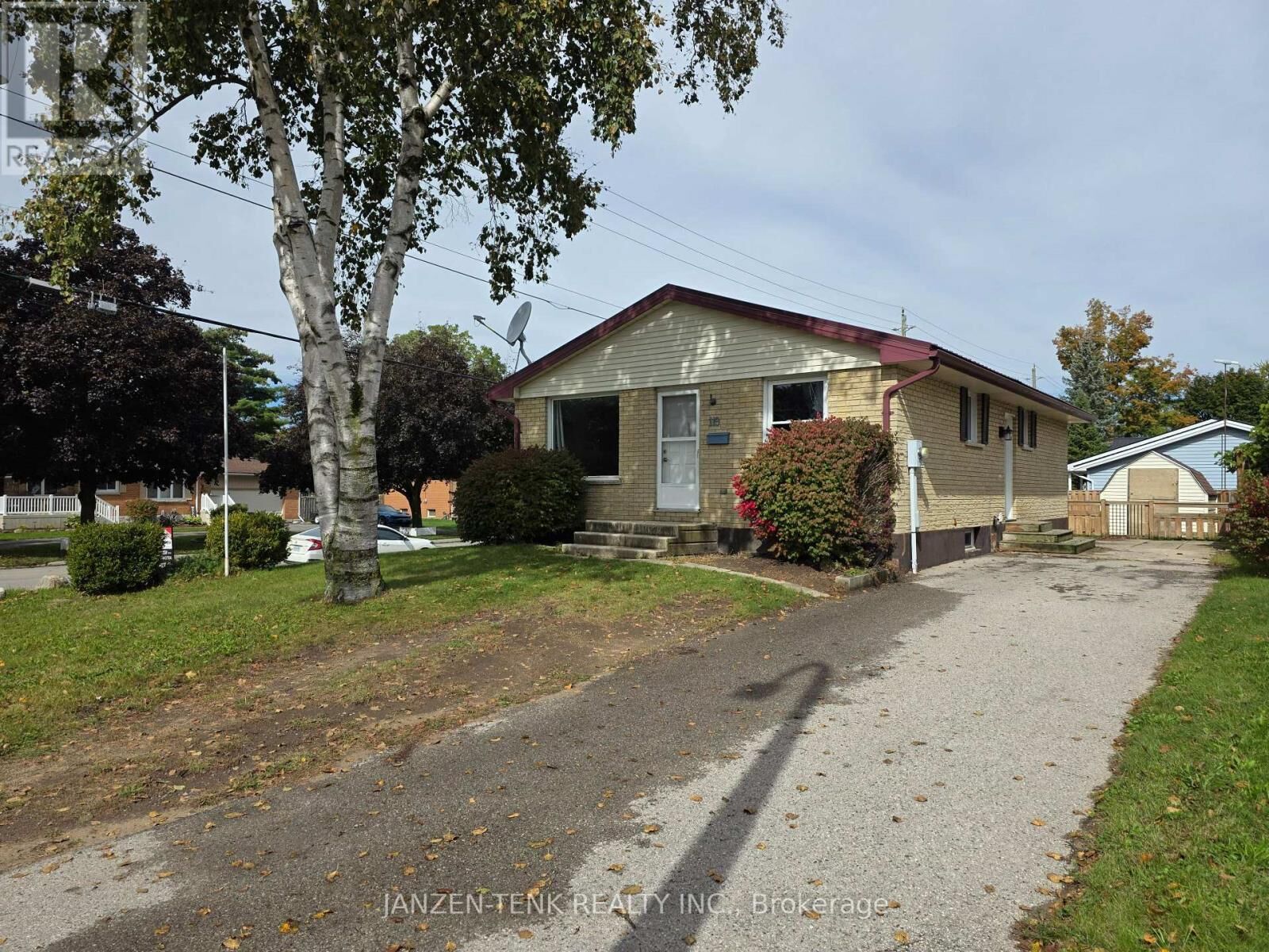 Property Photo:  119 Moore Avenue  ON N5H 2Z8 