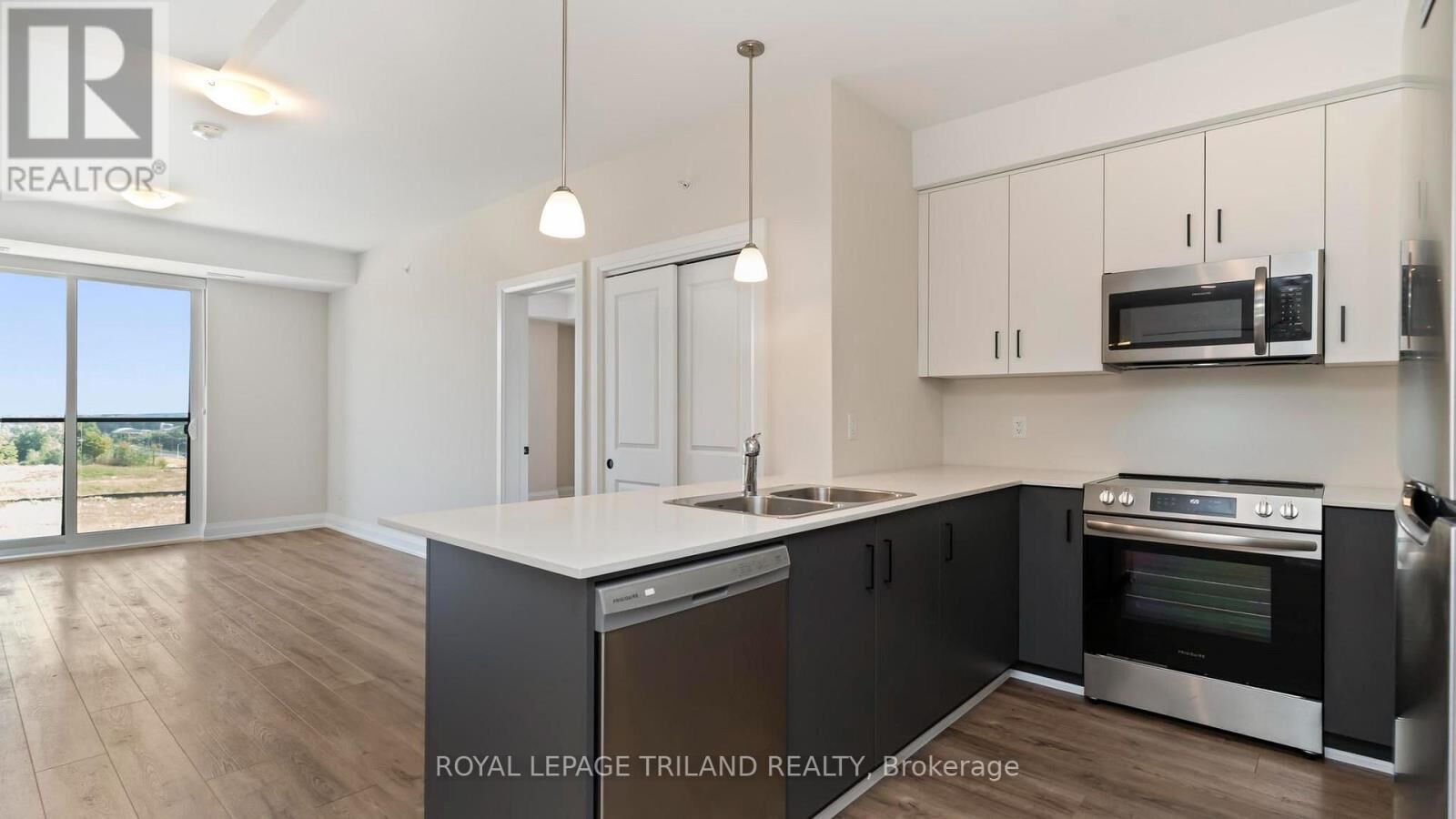 Property Photo:  865 Kleinburg Drive 308  ON N5X 0P4 
