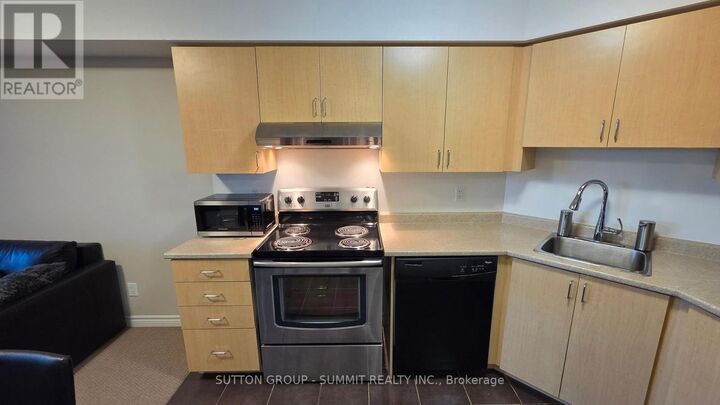 Property Photo:  35 Saranac Boulevard 409  ON M6A 2G4 