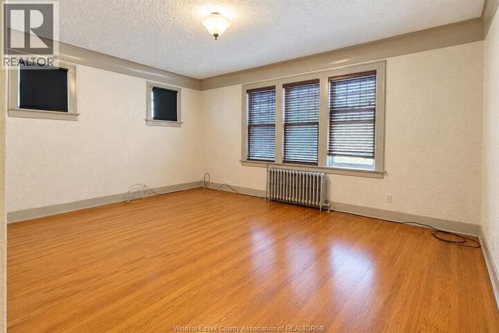 Property Photo: 1009 Niagara 3 ON N9A 3V3