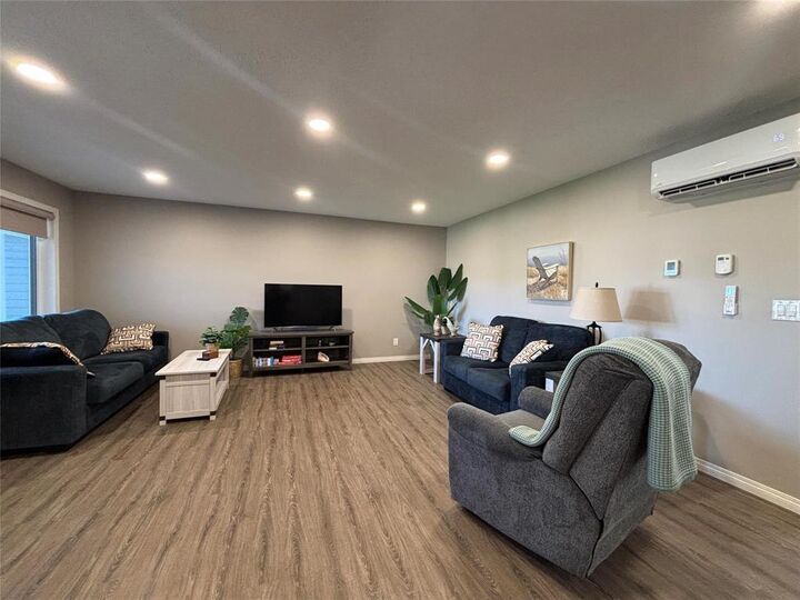 Property Photo:  807 Young Street  MB R0K 1G0 