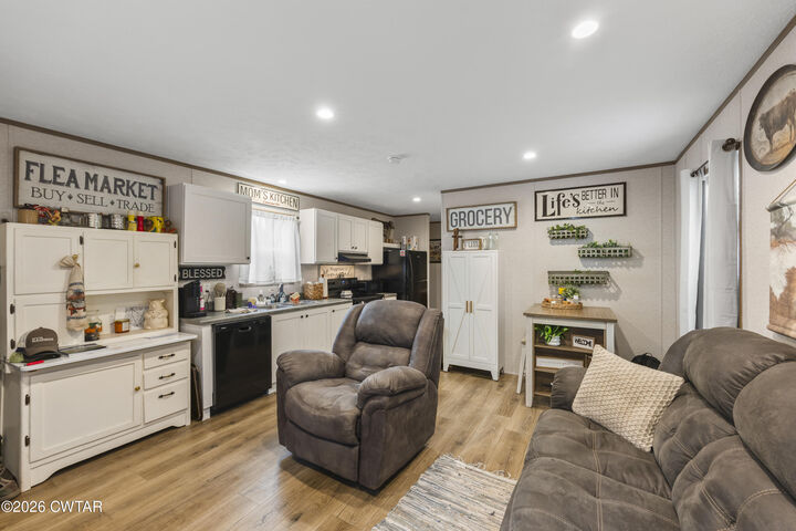 Property Photo: 920 Barker Road TN 38220