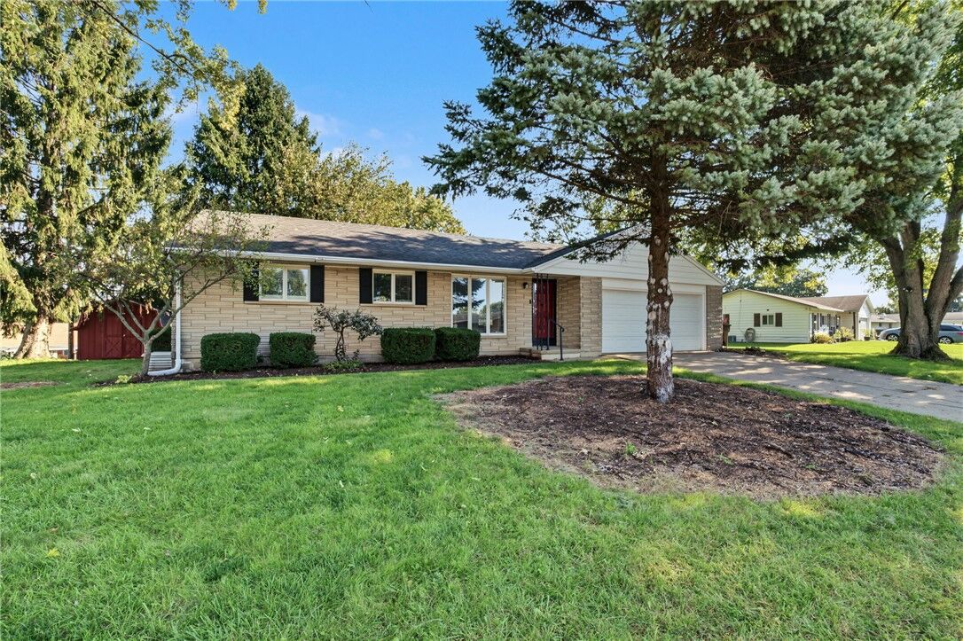 Property Photo: 1771 Parkview Drive OH 45385