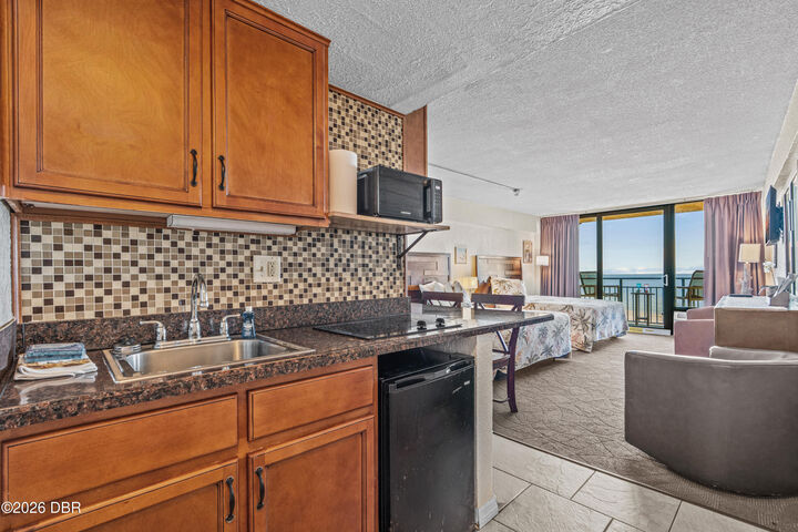 Property Photo: 2301 S Atlantic Avenue 526 FL 32118