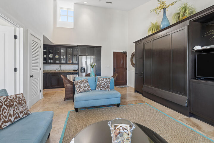 Property Photo: 104 N Barrett Square # 3E FL 32461