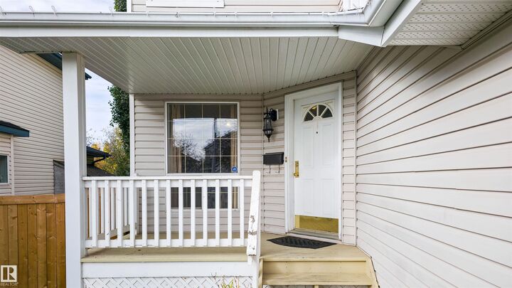 Property Photo:  3 Hardcastle Place  AB T8N 6R4 