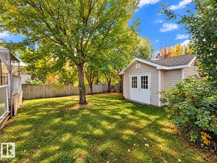 Property Photo:  3 Hardcastle Place  AB T8N 6R4 