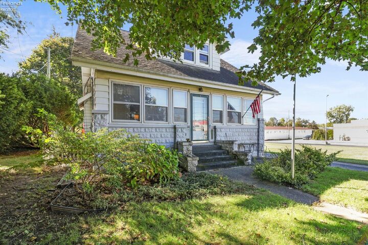 Property Photo: 607 W Main Street OH 44811