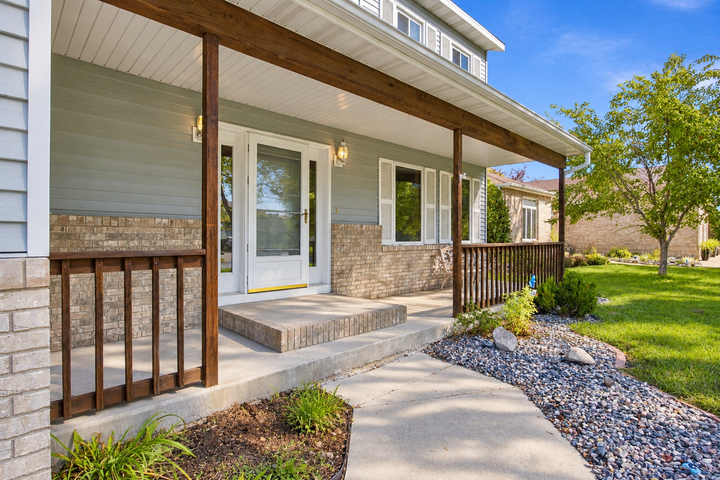 Property Photo: 1014 Sommerset Drive ND 58078