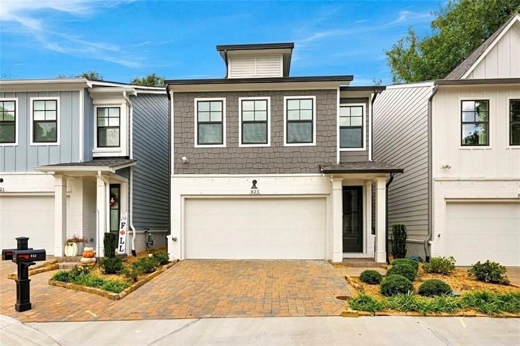 Property Photo:  823 Stickley Oak Way  GA 30189 