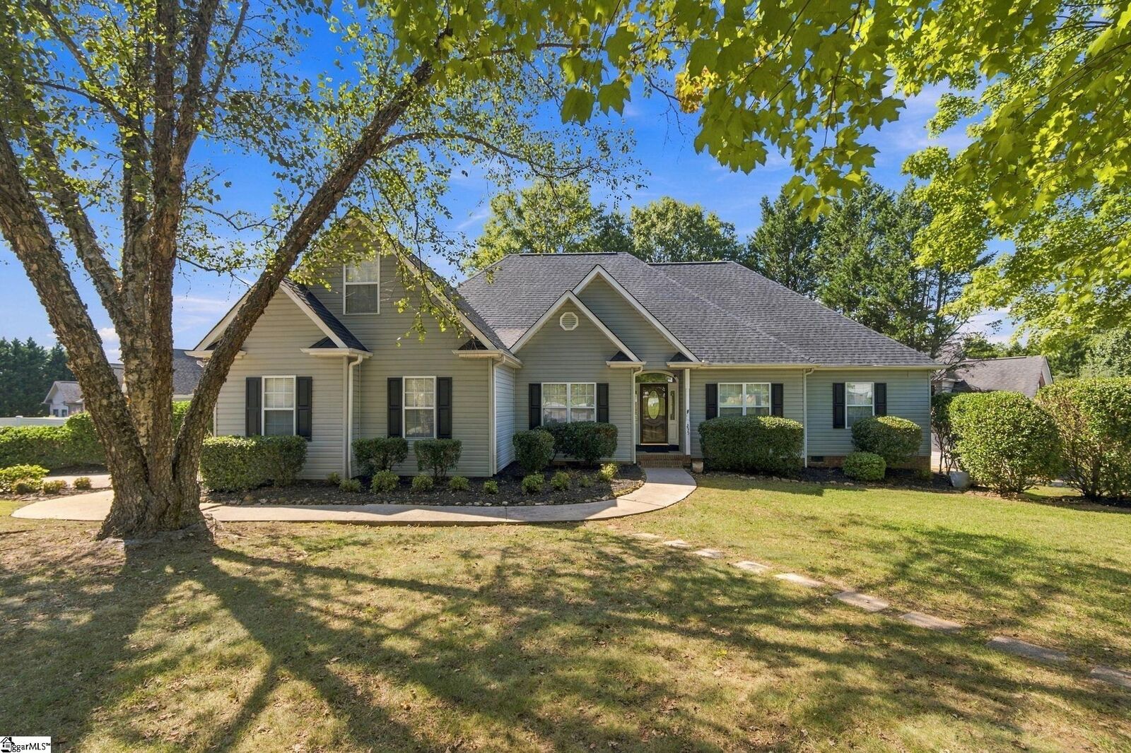 Property Photo: 255 Wood River Way SC 29687