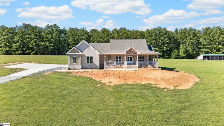 Property Photo: 406 Casey Road SC 29388